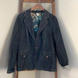 Woman’s Venezia Dark blue wash stylish denim jacket. Bronze buttons.